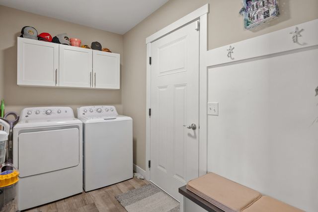 6323 College Avenue, Davenport, IA 52807