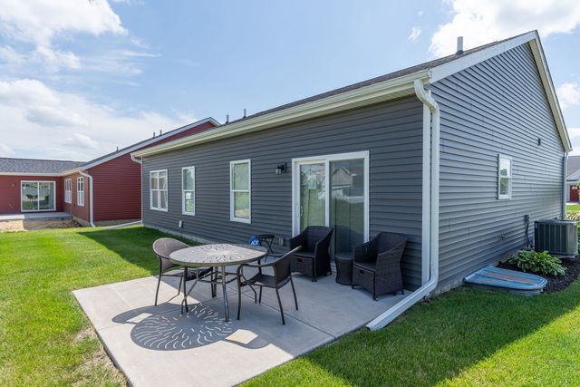 6323 College Avenue, Davenport, IA 52807