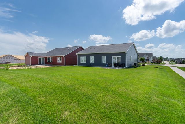 6323 College Avenue, Davenport, IA 52807