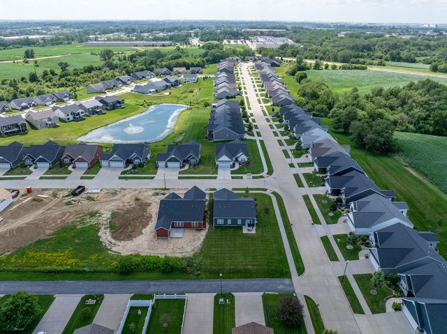 6323 College Avenue, Davenport, IA 52807
