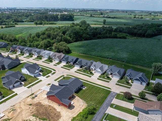 6323 College Avenue, Davenport, IA 52807