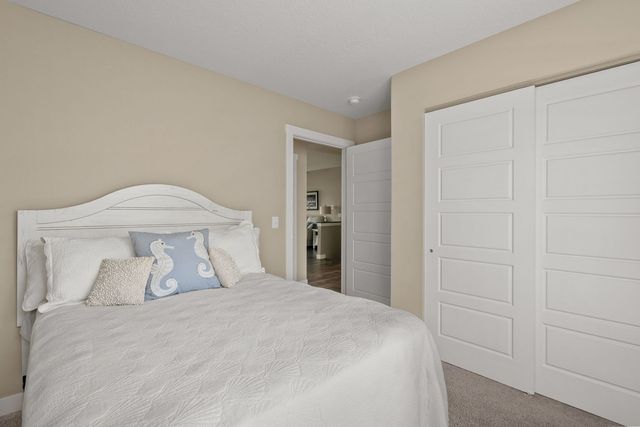 6323 College Avenue, Davenport, IA 52807