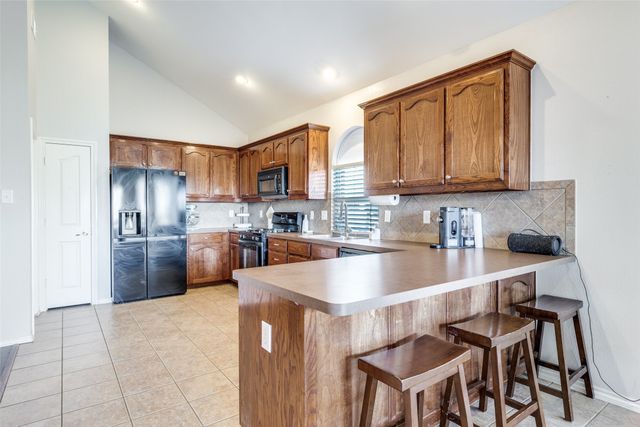 5812 Minnow Drive, Fort Worth, TX 76179