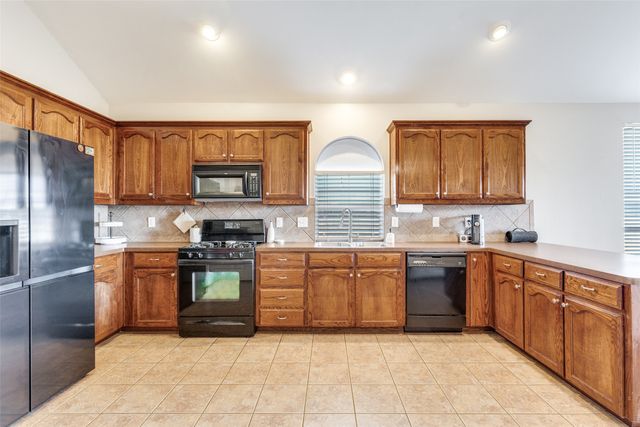 5812 Minnow Drive, Fort Worth, TX 76179