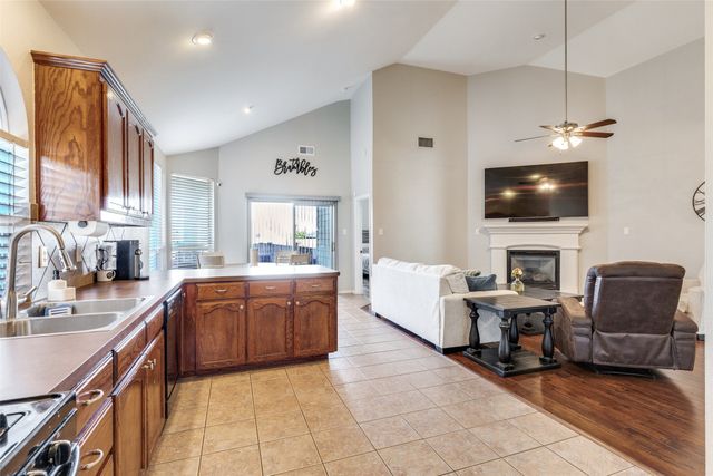 5812 Minnow Drive, Fort Worth, TX 76179