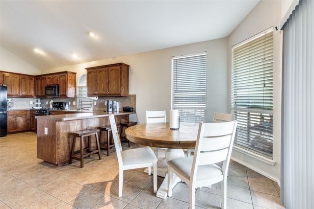 5812 Minnow Drive, Fort Worth, TX 76179