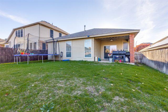 5812 Minnow Drive, Fort Worth, TX 76179