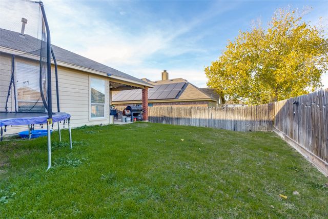 5812 Minnow Drive, Fort Worth, TX 76179