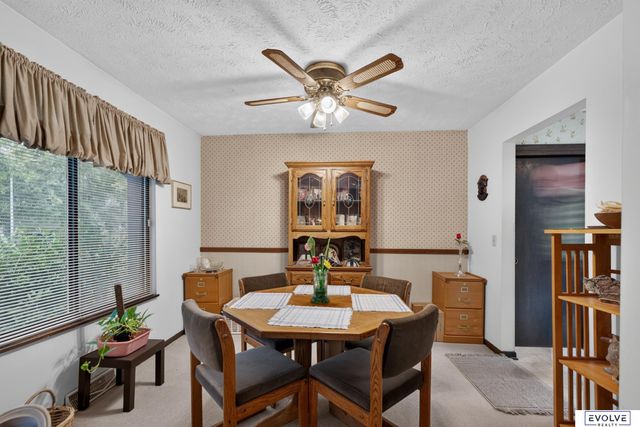 5064 S 106th Avenue, Omaha, NE 68127