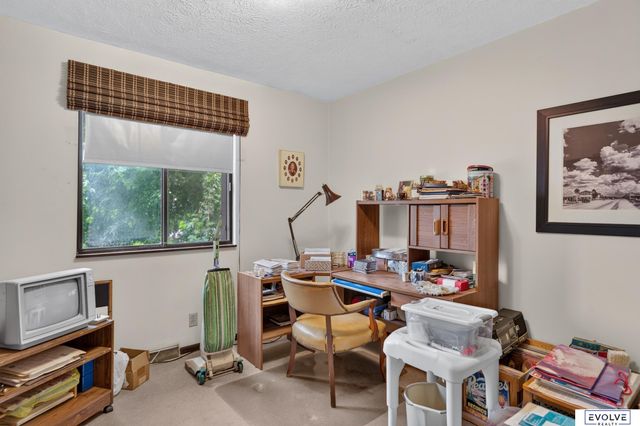 5064 S 106th Avenue, Omaha, NE 68127