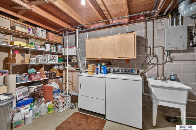 5064 S 106th Avenue, Omaha, NE 68127