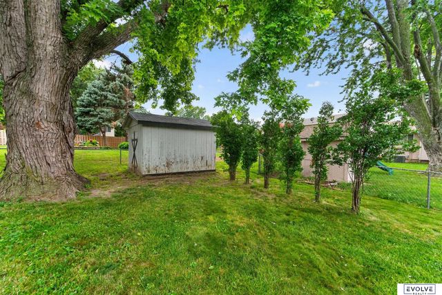 5064 S 106th Avenue, Omaha, NE 68127