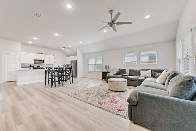 209 Little Bridge Drive, Lavon, TX 75166