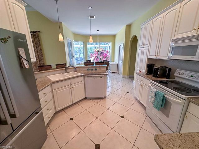 8229 Allendale CT, Naples, FL 34120