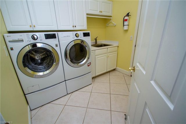 8229 Allendale CT, Naples, FL 34120