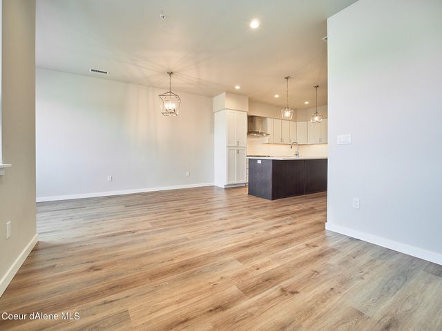 1048 E 4th Avenue, Post Falls, ID 83854