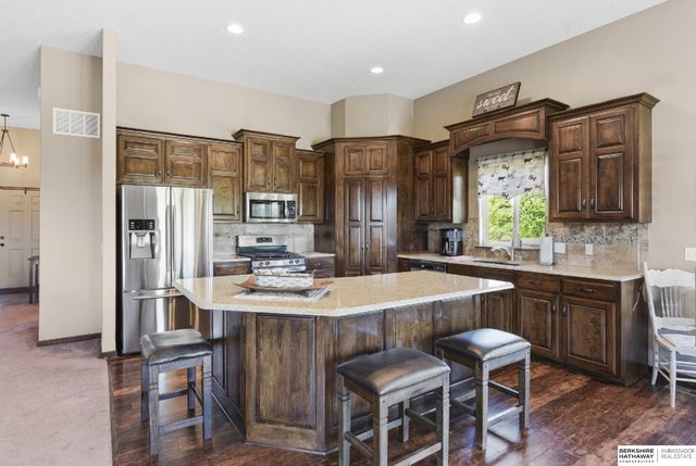 10805 Lake Tahoe Drive, Papillion, NE 68046