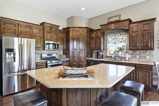 10805 Lake Tahoe Drive, Papillion, NE 68046