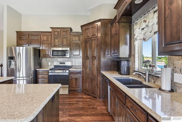 10805 Lake Tahoe Drive, Papillion, NE 68046