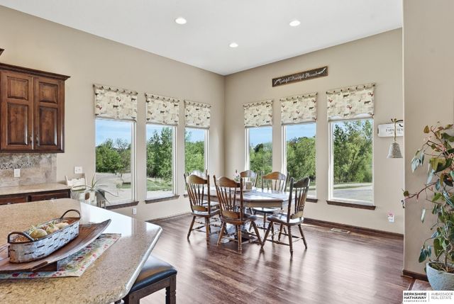 10805 Lake Tahoe Drive, Papillion, NE 68046