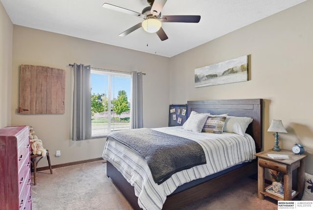 10805 Lake Tahoe Drive, Papillion, NE 68046