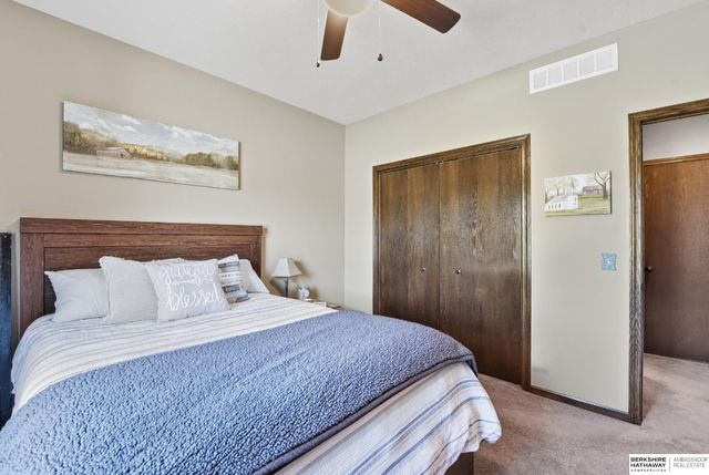 10805 Lake Tahoe Drive, Papillion, NE 68046