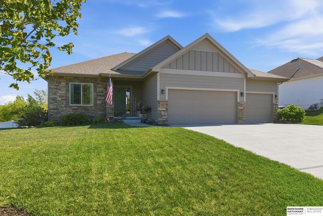 10805 Lake Tahoe Drive, Papillion, NE 68046