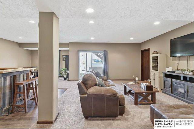 10805 Lake Tahoe Drive, Papillion, NE 68046
