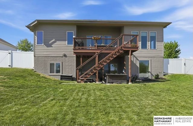 10805 Lake Tahoe Drive, Papillion, NE 68046