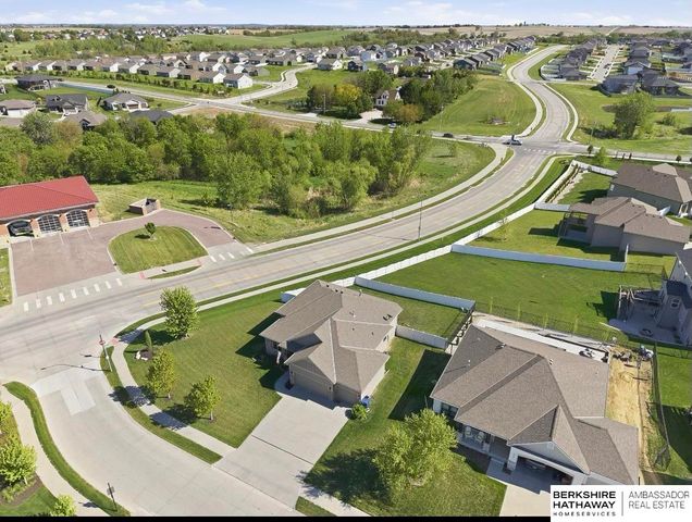 10805 Lake Tahoe Drive, Papillion, NE 68046