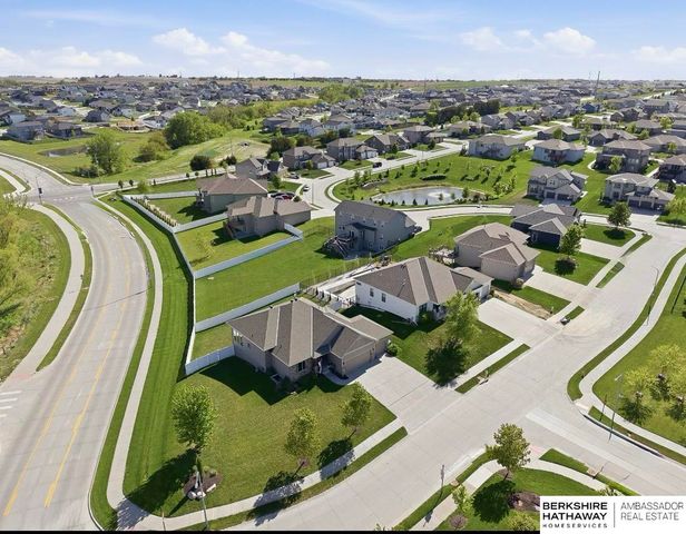 10805 Lake Tahoe Drive, Papillion, NE 68046