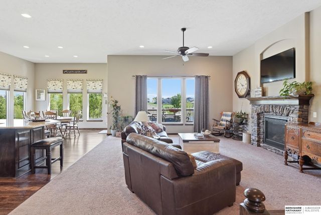 10805 Lake Tahoe Drive, Papillion, NE 68046