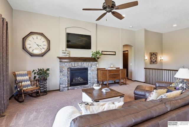 10805 Lake Tahoe Drive, Papillion, NE 68046