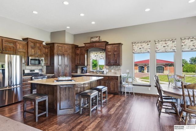 10805 Lake Tahoe Drive, Papillion, NE 68046
