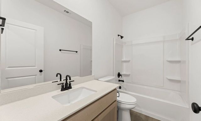 5909 Laurel Lake Lane, Pilot Point, TX 76258