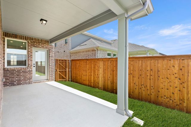 5909 Laurel Lake Lane, Pilot Point, TX 76258