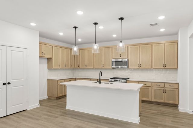 5909 Laurel Lake Lane, Pilot Point, TX 76258