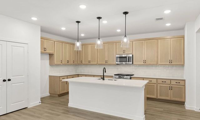 5909 Laurel Lake Lane, Pilot Point, TX 76258