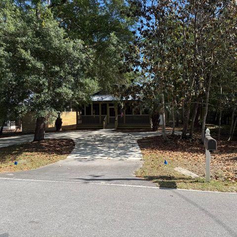 201 Chrysler Avenue, Santa Rosa Beach, FL 32459