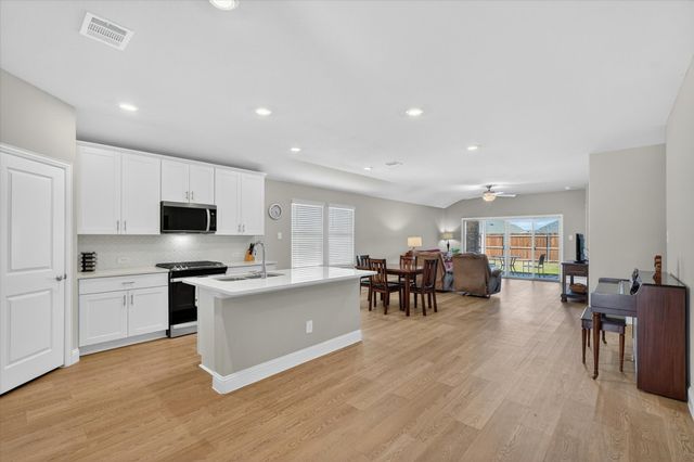 903 Edgehurst Drive, Princeton, TX 75071