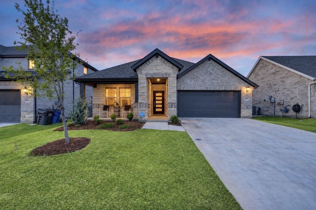903 Edgehurst Drive, Princeton, TX 75071