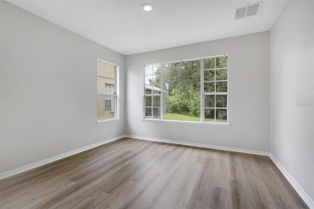 Image 13 of property listing at 1720 BEAR BAY COVE, Orlando, FL 32824