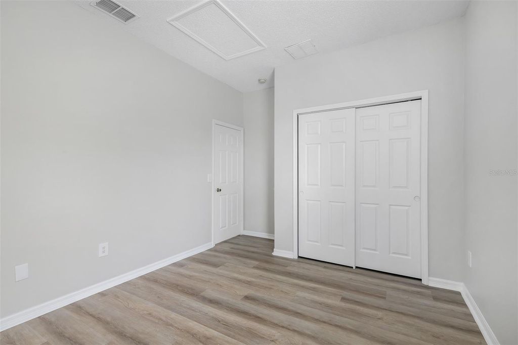 Image 19 of property listing at 1720 BEAR BAY COVE, Orlando, FL 32824