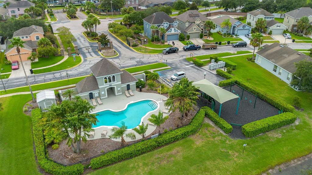 Image 30 of property listing at 1720 BEAR BAY COVE, Orlando, FL 32824