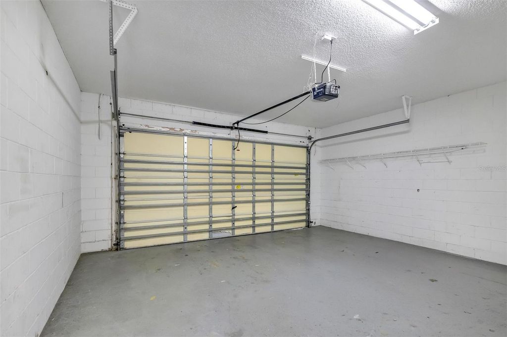 Image 4 of property listing at 1720 BEAR BAY COVE, Orlando, FL 32824