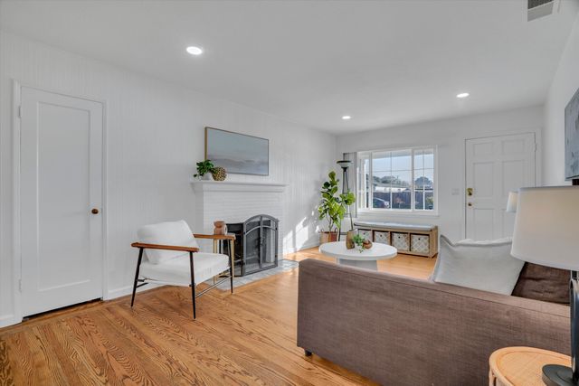 1024 Locust St, Livermore, CA 94551