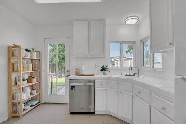 1024 Locust St, Livermore, CA 94551