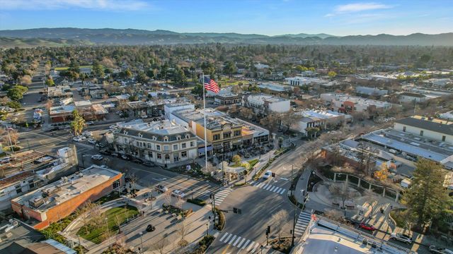 1024 Locust St, Livermore, CA 94551