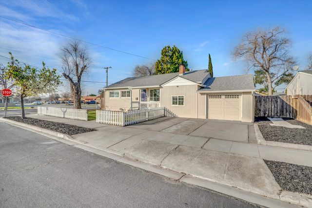 1024 Locust St, Livermore, CA 94551