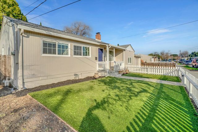 1024 Locust St, Livermore, CA 94551